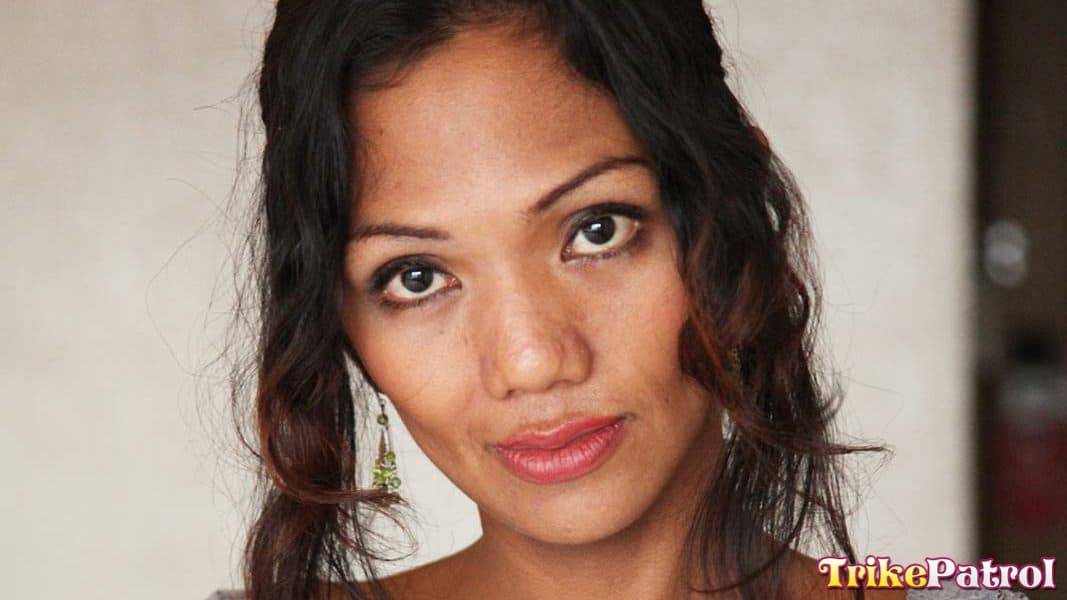Pinay Cougar Yen gargles cum