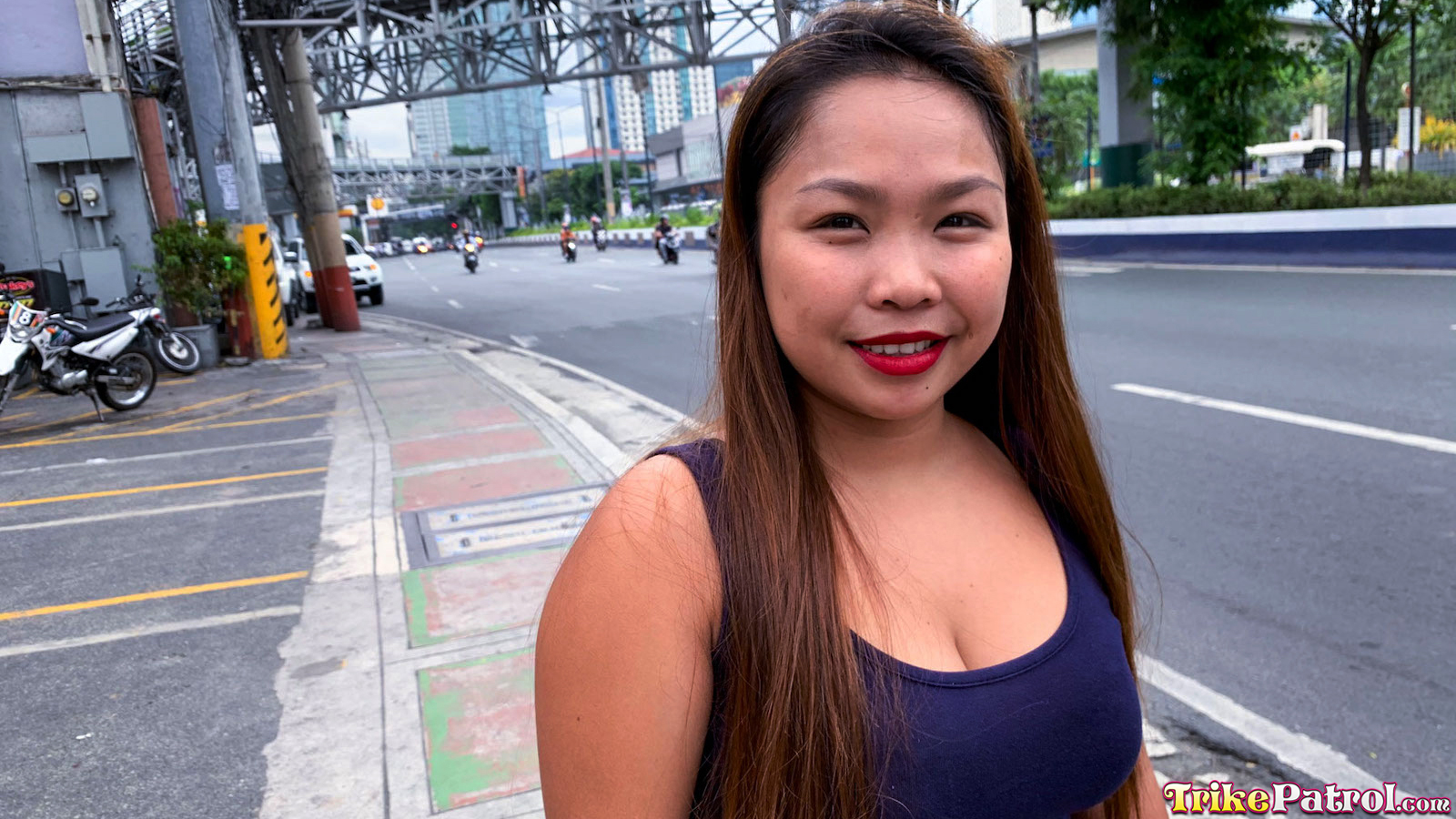 Hot BBW on the streets of Manila