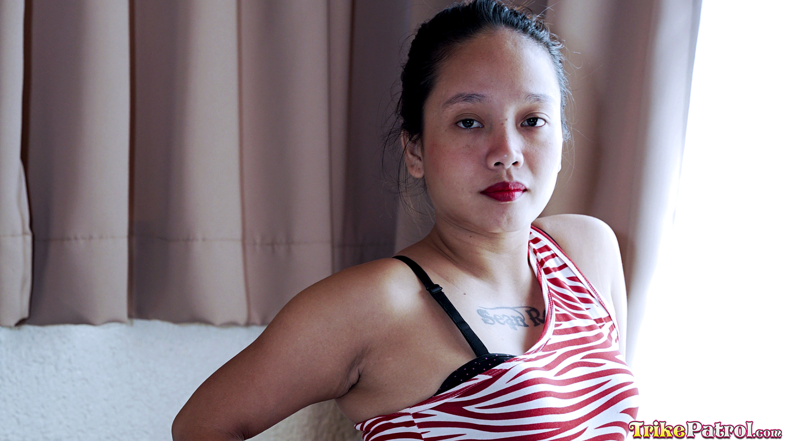 Sexy first time model strikes a pose in first porno